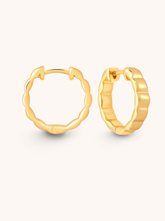 classic gold ribbed surface hoops