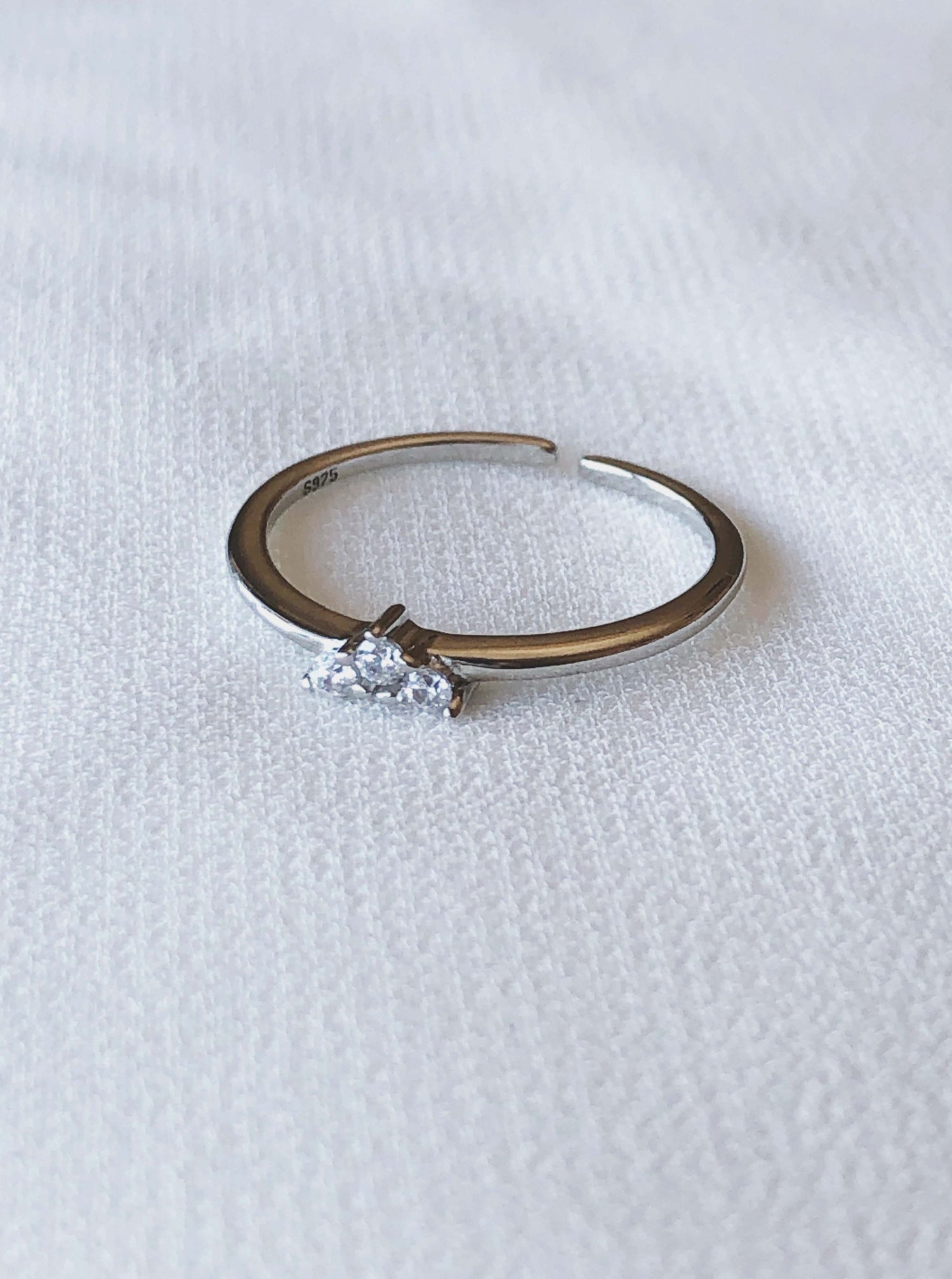 Lyra Spike Ring, चांदी की जेमस्टोन रिंग, चांदी रत्न की अंगूठी, सिल्वर  जेमस्टोन रिंग - Kreshya Private Limited, Chennai